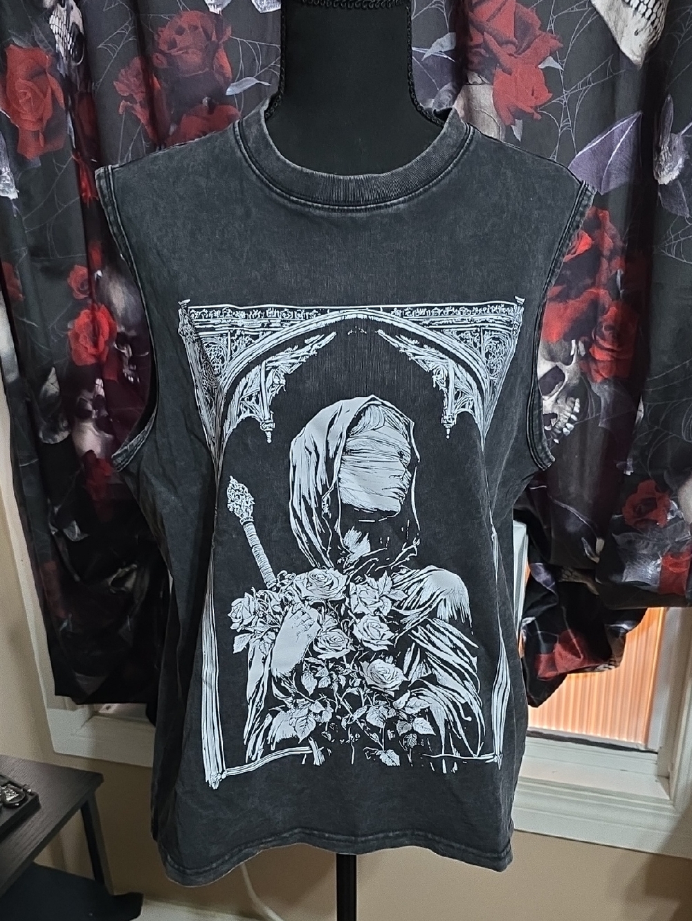 Gothic Hooded Figure Graphic Muscle Tee - Black
